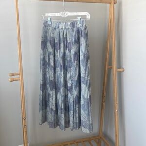 Pleated elastic waist midi/maxi skirt